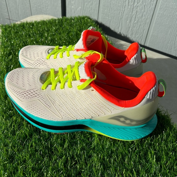 Saucony Endorphin Shift Men’s Athletic Running Shoes - Picture 4 of 10